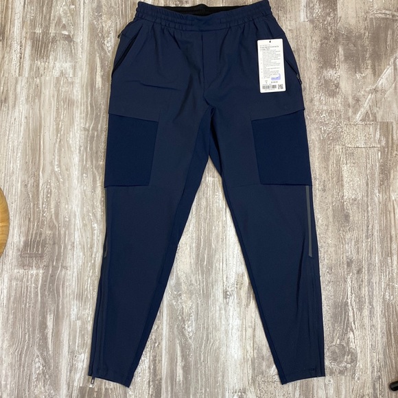 Lululemon Engineered Elements Cargo 